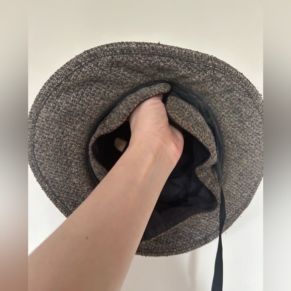 The Tilley Winter Hat Tuckaway Ear Flaps Earlap Wool Tweed Endurables Size 7 3/4 - Picture 5 of 7